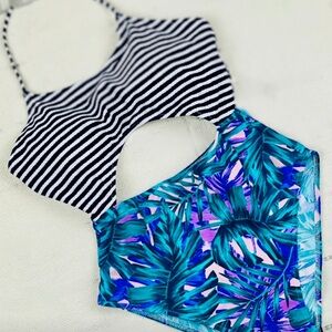 Cupshe M, one piece with cutout in middle, Striped and Tropical Print Swimsuit